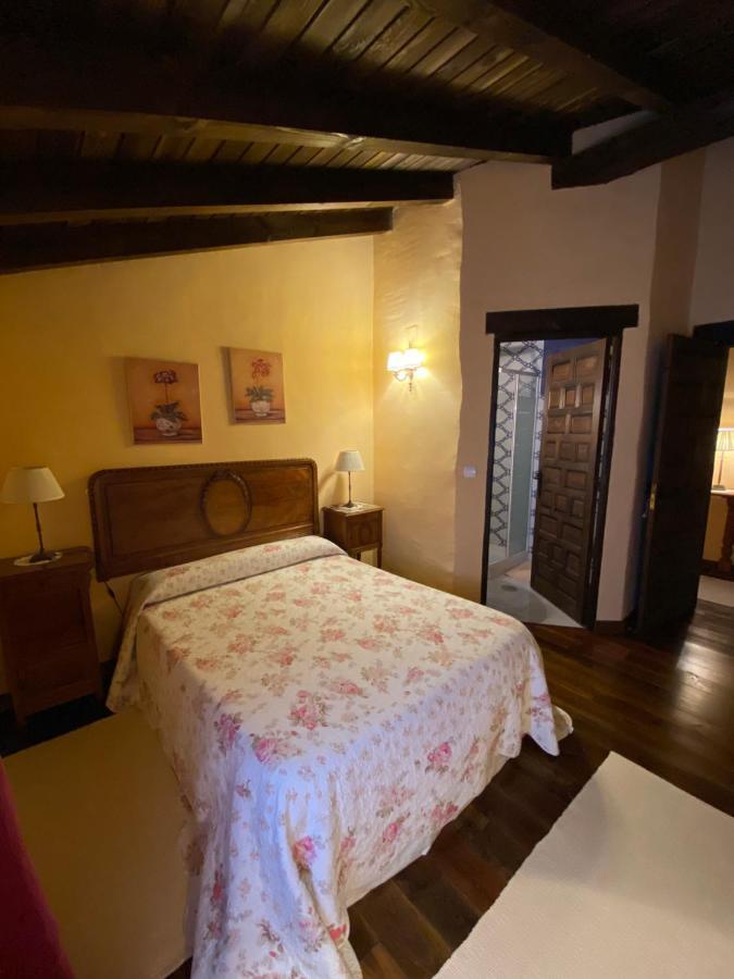 Casa Rural Dos Reales San Cristobal de Boedo Exterior photo