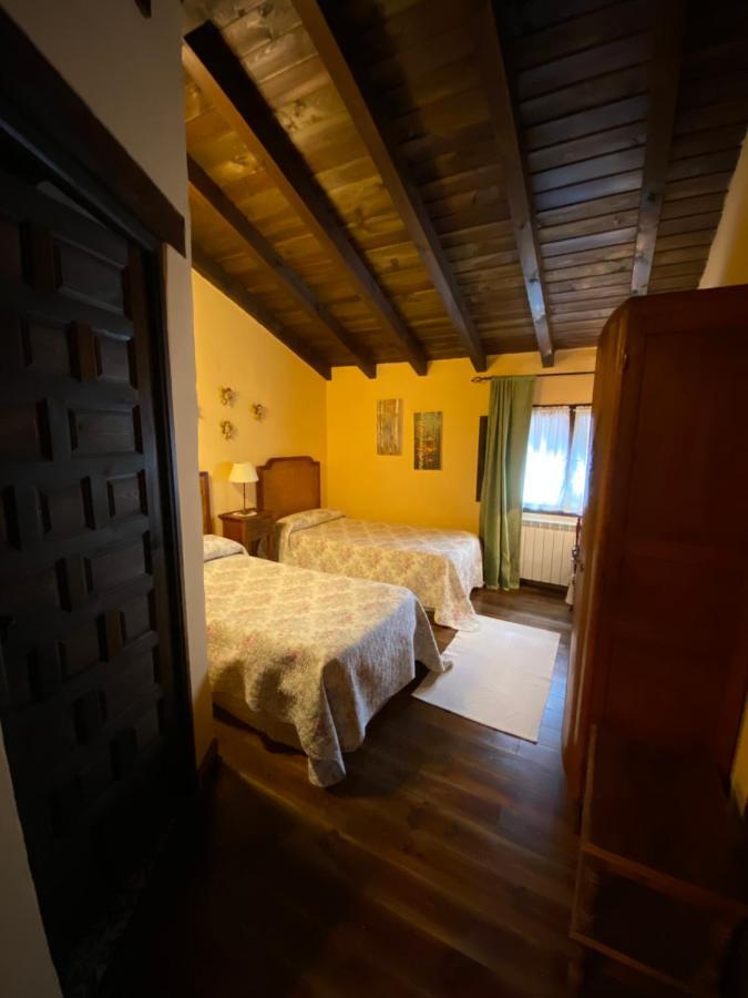 Casa Rural Dos Reales San Cristobal de Boedo Exterior photo